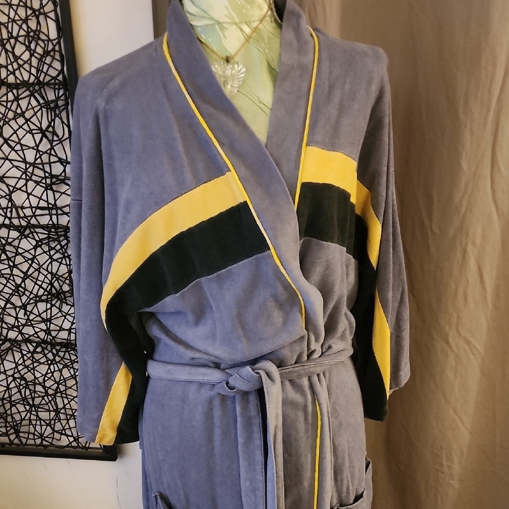 Vintage Retro Men's Store Gray Robe with Yellow and Black Stripes - Great Find